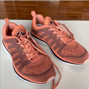 {APL} Techloom Pro Sneakers